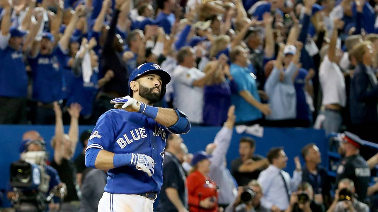 Jose Bautista von den Toronto Blue Jays wirft seinen Schläger
