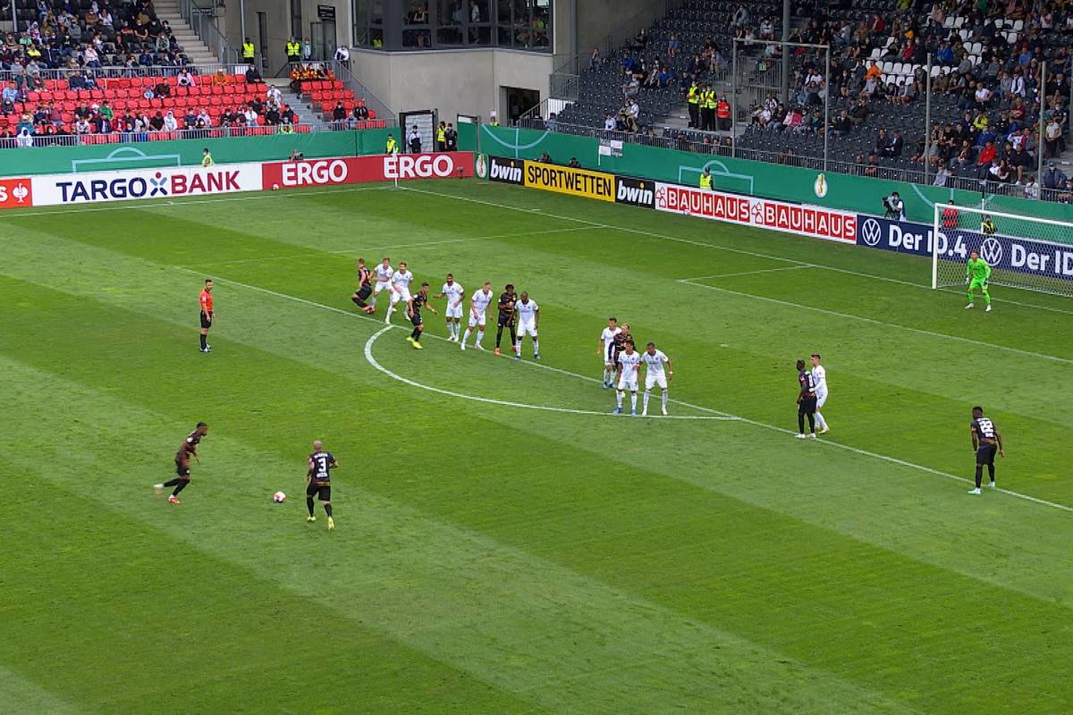 Gelungenes Pflichtspieldebüt für Trainer Jesse Marsch: RB Leipzig zieht mit einem überzeugenden Auftritt beim SV Sandhausen in die nächste Runde ein. 