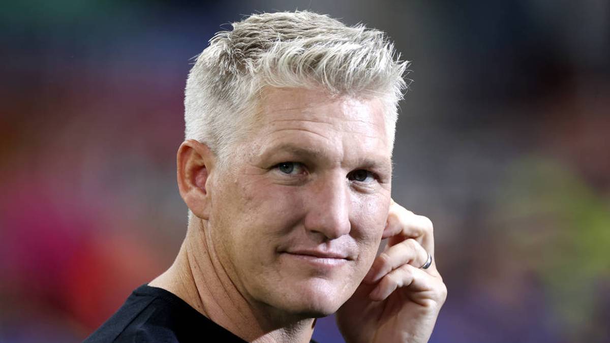 Schweinsteiger, der 2019 seine aktive Karriere beendete, führt in der ARD mit Esther Sedlaczek durch die EM, auch beim Finale am Sonntag. Danach ist dann erst mal Schluss mit Fußball: Der Bastian-Schweinsteiger-Cup, ein Charity-Golfturnier im bayrischen Bad Griesbach, feiert Premiere. Die Einnahmen kommen der Franz-Beckenbauer-Stiftung zugute.