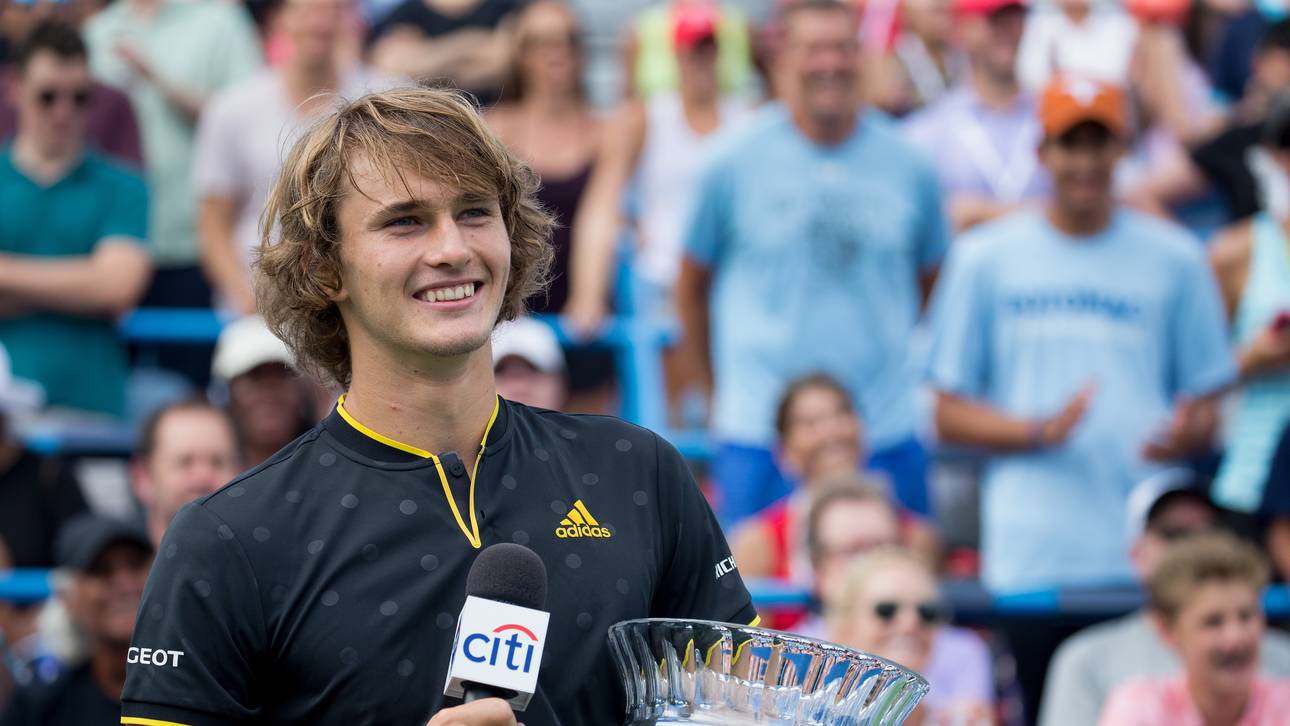 Alexander Zverev mit Pokal beim Turnier in Washington
