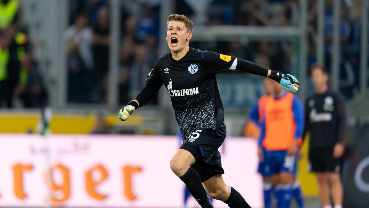 Es ist noch nicht offiziell, doch nach SPORT1-Informationen wird Schalke-Torhüter Alexander Nübel ab nächster Saison das Trikot des FC Bayern tragen. Der 23-Jährige wird seinen Vertrag nicht verlängern und kann Schalke ablösefrei verlassen 