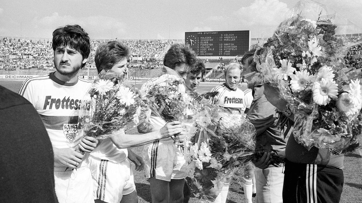 PLATZ 3 - VFB STUTTGART (1977/78): Genauso stark schnitt 1977/78 der VfB ab. Ob dem aktuellen Zweitligisten bei einer möglichen Bundesliga-Rückkehr erneut ein ähnliches Kunststück gelingt, darf bezweifelt werden: Umgerechnet 56 Punkte und Rang vier waren schon vor knapp 40 Jahren eine dicke Überraschung