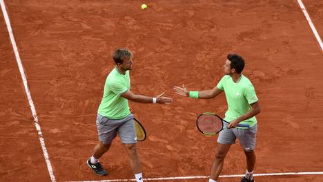 Kevin Krawietz (l.) und Andreas Mies haben die Doppel-Konkurrenz der French Open gewonnen