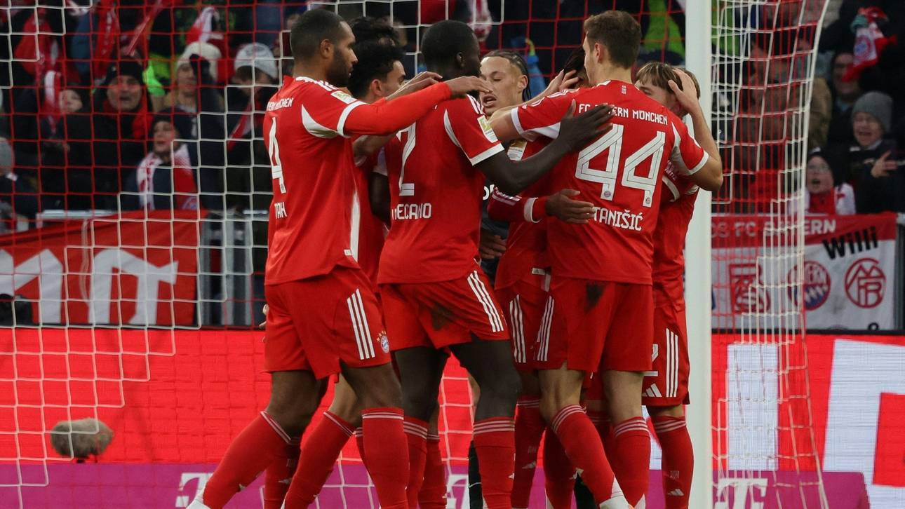 Olise und Karl brillieren: Bayern drehen Spiel gegen Freiburg