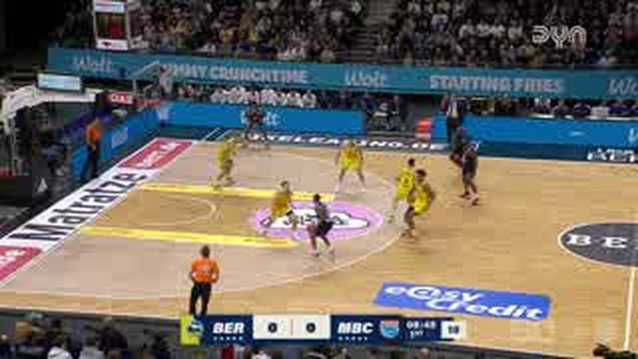 Spektakulärer Alley-oop entscheidet das Spiel!