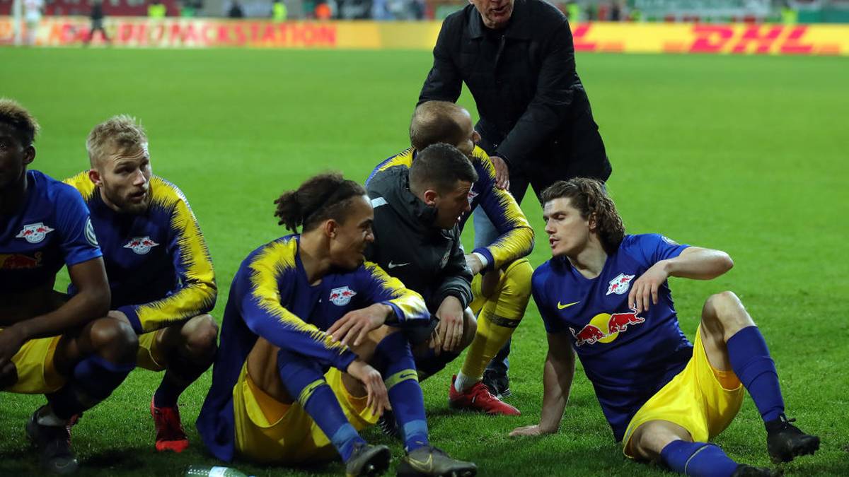 2015 machte sich Rangnick als RB-Sportchef selbst zum Trainer und führte die "Bullen" in die Bundesliga, wo er an Ralph Hasenhüttl übergab. 2018 folgte die Trennung von Hasenhüttl, Rangnick übernahm wieder übergangsweise für ein Jahr und schaffte die erste Champions-League-Qualifikation. Julian Nagelsmann übernahm und Rangnick trat auch als Sportchef ab