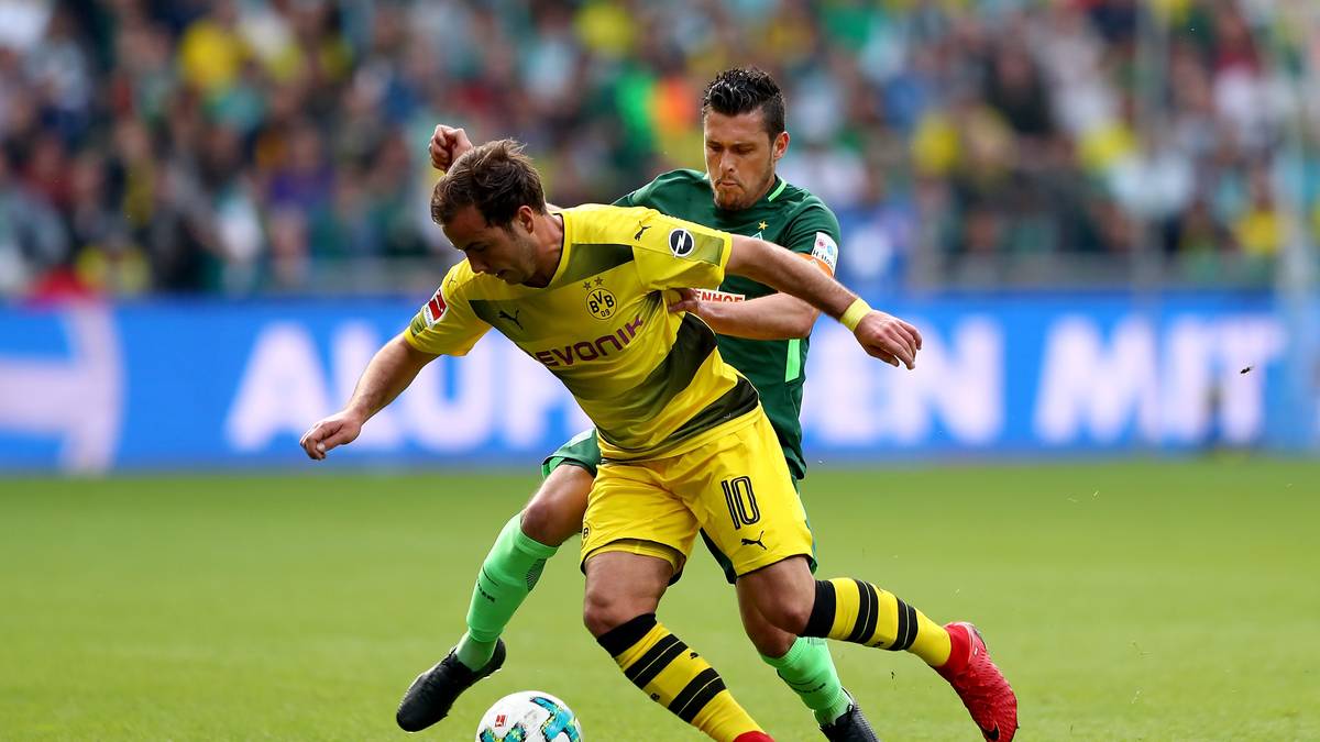 Zwar bekommt Götze sporadisch Einsatzzeiten, richtig für die WM empfehlen kann er sich aber nicht mehr. Am letzten Spieltag in Hoffenheim sitzt Götze 90 Minuten auf der Bank, zuvor gelingen ihm ein Tor und eine Vorlage in 13 Partien