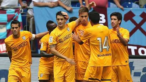 Malaga bejubelt den Sieg beim Schalke Cup