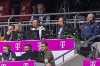 Beim EM-Spiel zwischen Polen und der Niederlande überrascht Kommentator Wolff-Christoph Fuss mit einer „Nachricht aus dem deutschen Lager“. Auch Lothar Matthäus schaltet sich in die Stürmer-Diskussion ein.