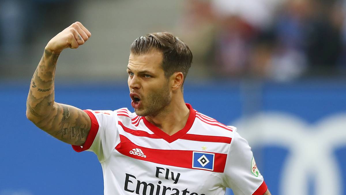 Die Hamburger spielen ab der 14. Minute in Überzahl - und gehen in der 20. Minute in Führung. Nein, Dennis Diekmeier erzielt nicht sein erstes Bundesligator....