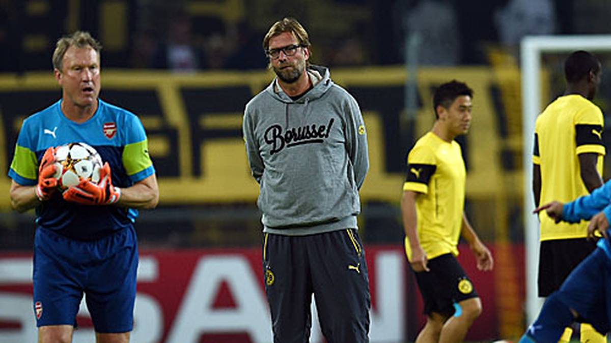 Borussia Dortmunds Trainer Jürgen Klopp pfeift auf die Champions-League-Etikette und trägt Schlabberlook
                  
                  
                  