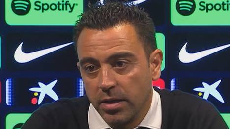 Barca-Trainer Xavi spricht auf der Pressekonferenz über die Reise von Lionel Messi nach Saudi-Arabien. 