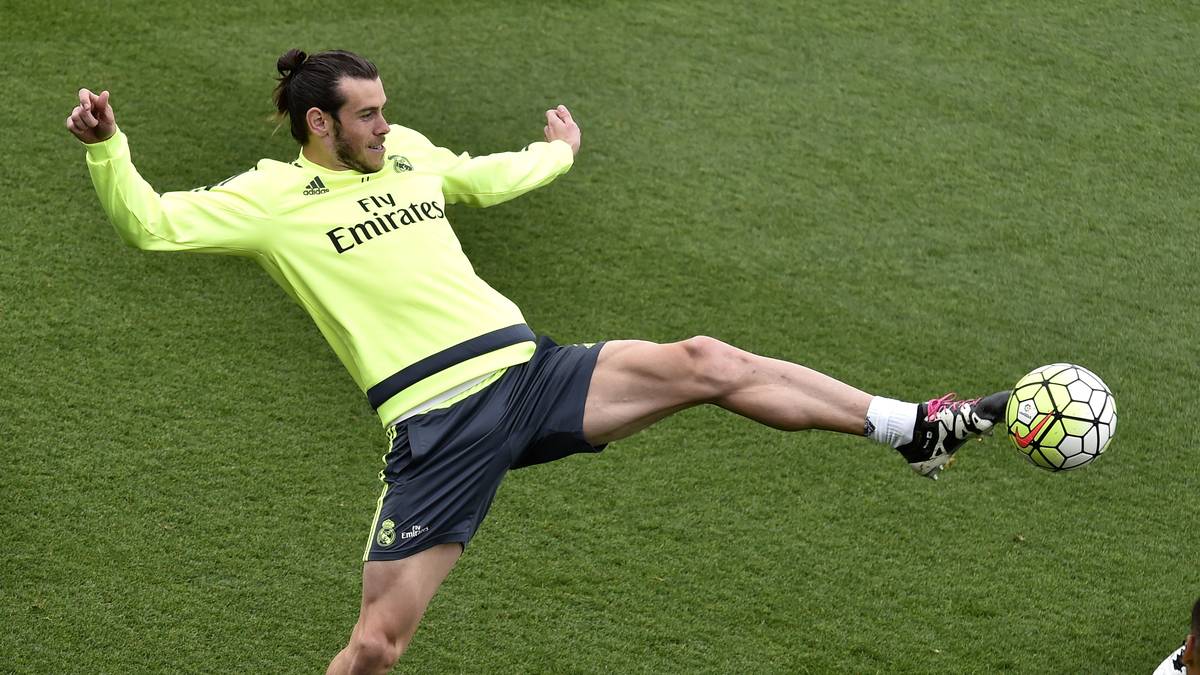 Auch Ronaldos Real-Kollege Gareth Bale hat unglaublich durchtrainierte Beine. Dieses Foto aus dem Training der Königlichen ging durch die sozialen Netzwerke. Ob es nur am Training von Coach Zinedine Zidane liegt? Oder hat sich Bale etwa einige Übungen von Ronaldo abgeschaut?