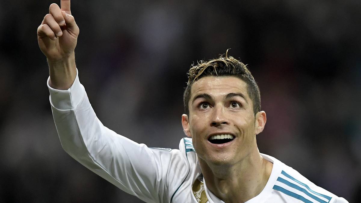 PLATZ 5 - CRISTIANO RONALDO (33/Portugal/Real Madrid): Nach der Liga-Sperre zu Beginn der Saison brauchte der Weltfußballer eine Weile, bis er richtig Fahrt aufnahm. In seinen letzten drei Spielen schraubte CR7 sein Tor-Konto dank sechs Treffern aber auf respektable 14 hoch. Dafür läuft es in der Champions League mit elf Buden umso besser