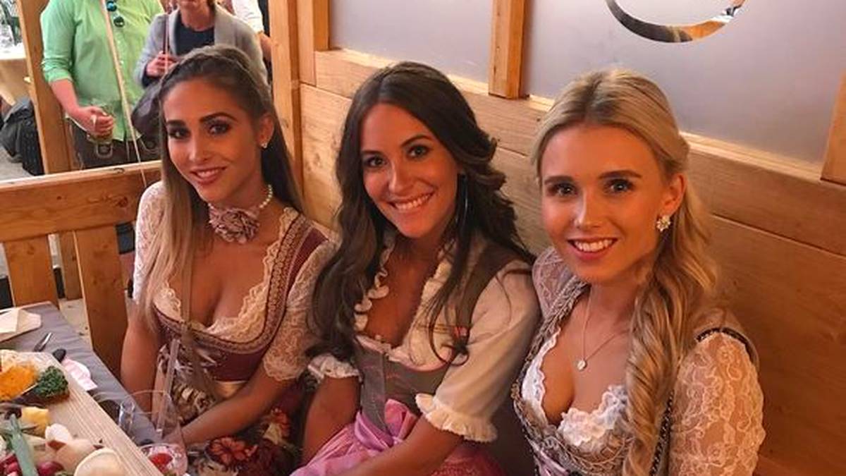 Brömmel (l.) und Gartmann (r.) lassen sich ihre Brotzeit schmecken