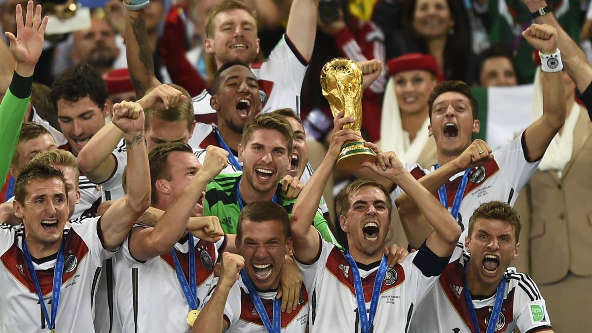 PHILIPP LAHM:  Der Kapitän führte die deutsche Nationalmannschaft zum Titel. Er gehörte zu den drei Spielern, die keine Minute verpassten. Nach Brasilien verkündete Lahm, der 113 Länderspiele absolvierte, überraschend seinen Rücktritt. 2017 beendete er auch seine Vereinskarriere beim FC Bayern.