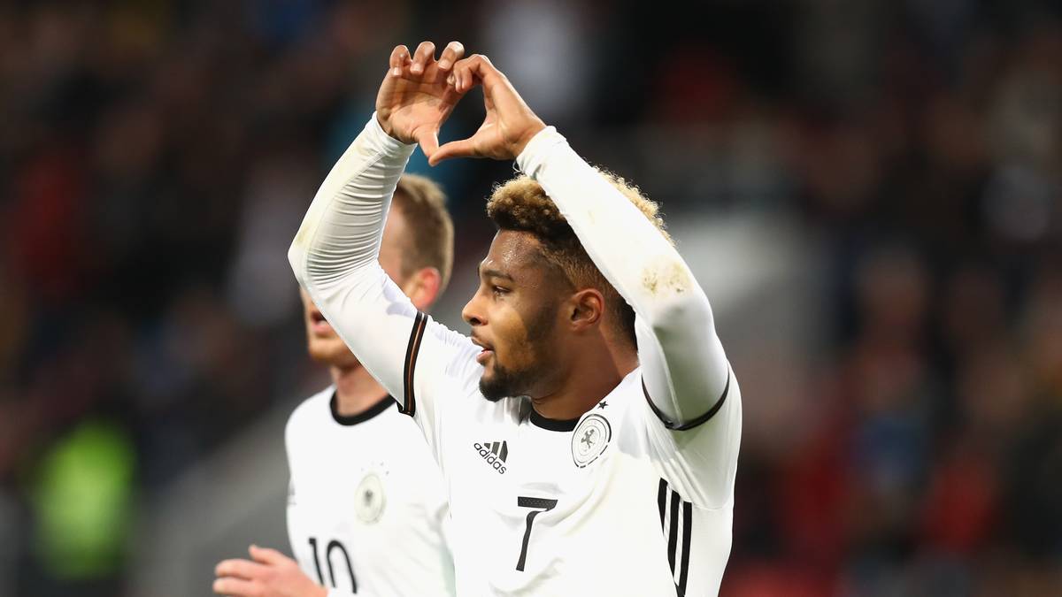 SERGE GNABRY: Es war still geworden um den ehemaligen Stuttgarter Gnabry, dem nach seinem Premier-League-Debüt für Arsenal 2012 schon eine große Zukunft vorhergesagt worden war. Doch seit Olympia ist der 21-Jährige plötzlich wieder in aller Munde und hat in Bremen eine regelrechte Euphorie entfacht. Nichtsdestotrotz VORTEIL 2009, Zwischenstand: 6:6