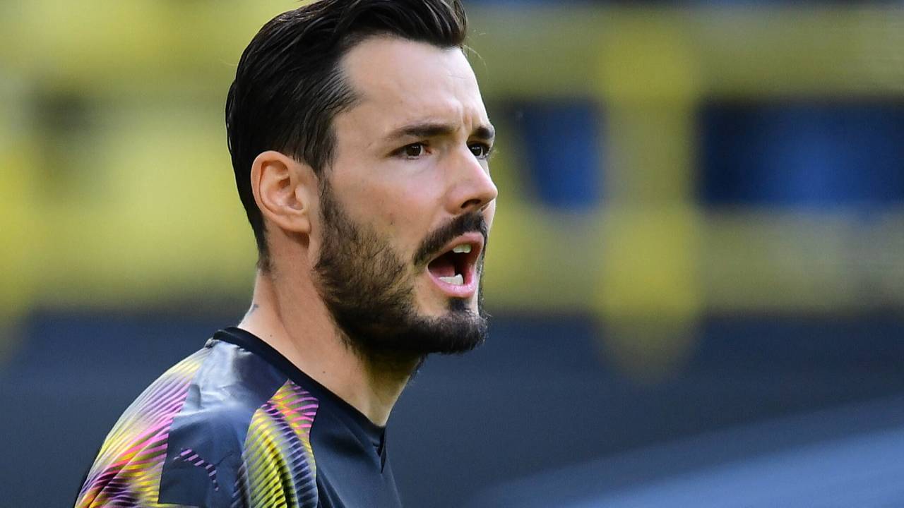 BVB verlängert mit Torhüter