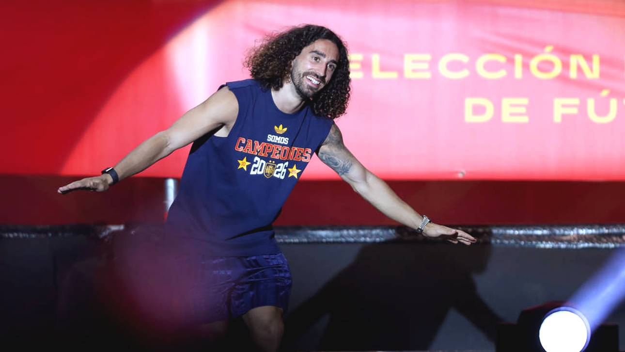 Cucurella präsentiert neue Frisur