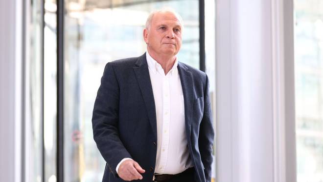 Uli Hoeneß as a guest on the anniversary of the double pass