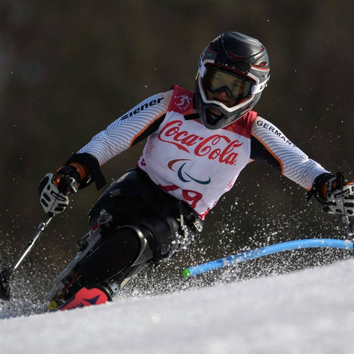 Monoskifahrerin Anna-Lena Forster (Radolfzell) hat bei den World Para Snowsports Championships in Lillehammer die erste deutsche Goldmedaille gewonnen