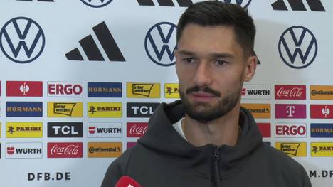 Tim Kleindienst könnte kurz vor seinem DFB-Debüt stehen. Vor den kommenden Nations-League-Partien sieht der Gladbach-Star selbst gute Chancen für einen Einsatz. Zudem spricht er über den Empfang in der Mannschaft. 