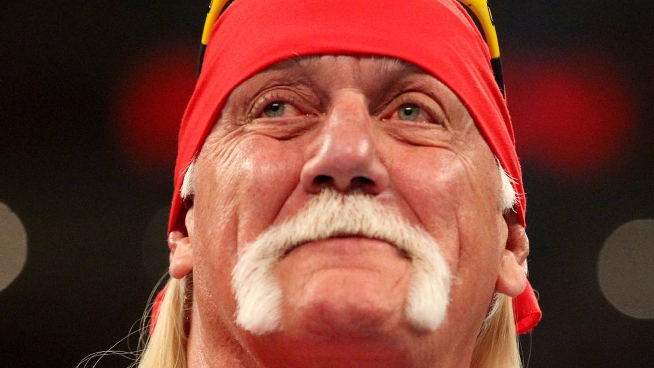 Hogan mit emotionalem Comeback