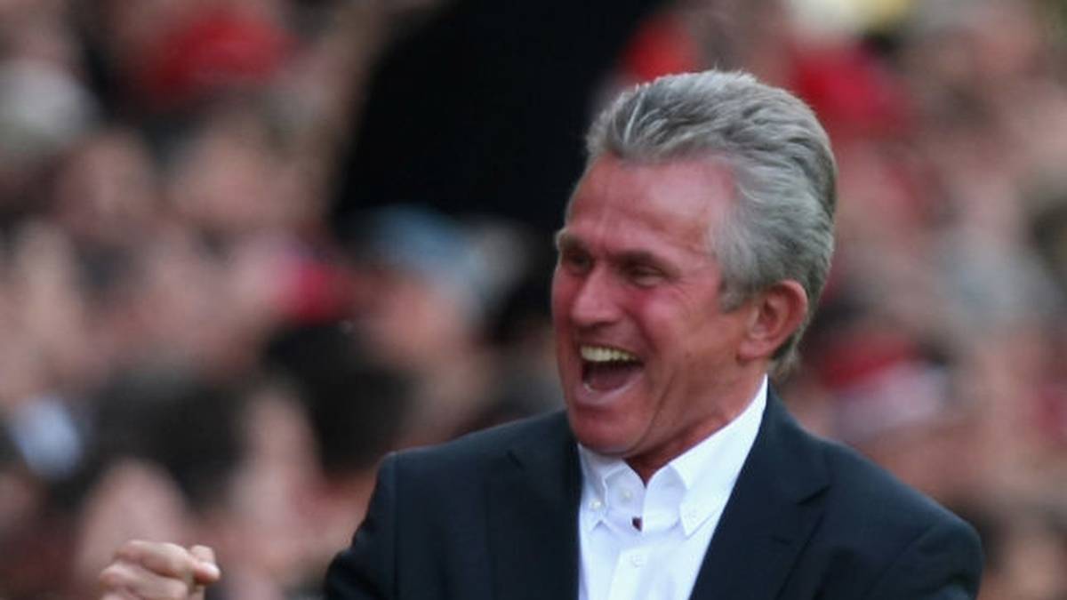 Nach einem verkorksten Intermezzo von Jürgen Klinsmann und der Freistellung am 27.4.2009, gibt Heynckes, auf Wunsch von Manager Uli Hoeneß, sein Comeback an der Säbener Straße