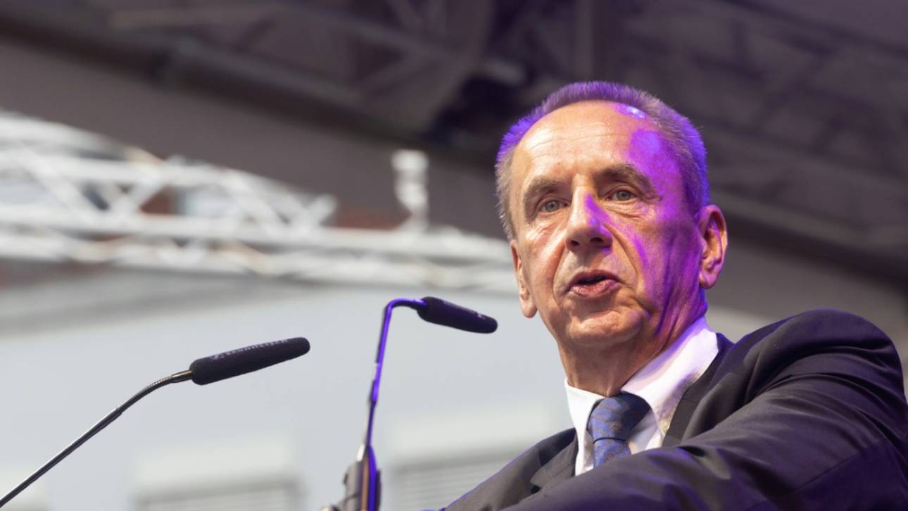 Kanu-Boss Konietzko sieht Einmischung der Politik kritisch