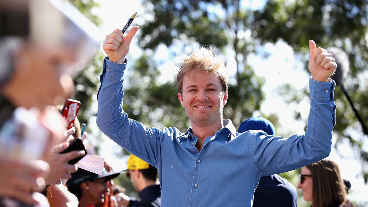 Rosberg stellt Rennwagen vor