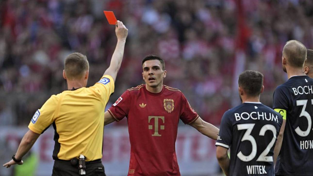 Bayern-Star fliegt vom Platz!