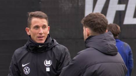 Daniel Bauer bleibt nach dem 0:4 in Stuttgart vorerst im Amt. Gegen den HSV steht für ihn aber der Job auf dem Spiel. 