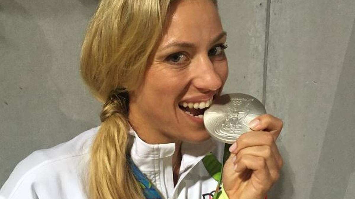 Silber-Mädchen Angelique Kerber macht den Echtheits-Check und freut sich über eine der "unvergesslichsten Wochen" ihres Lebens