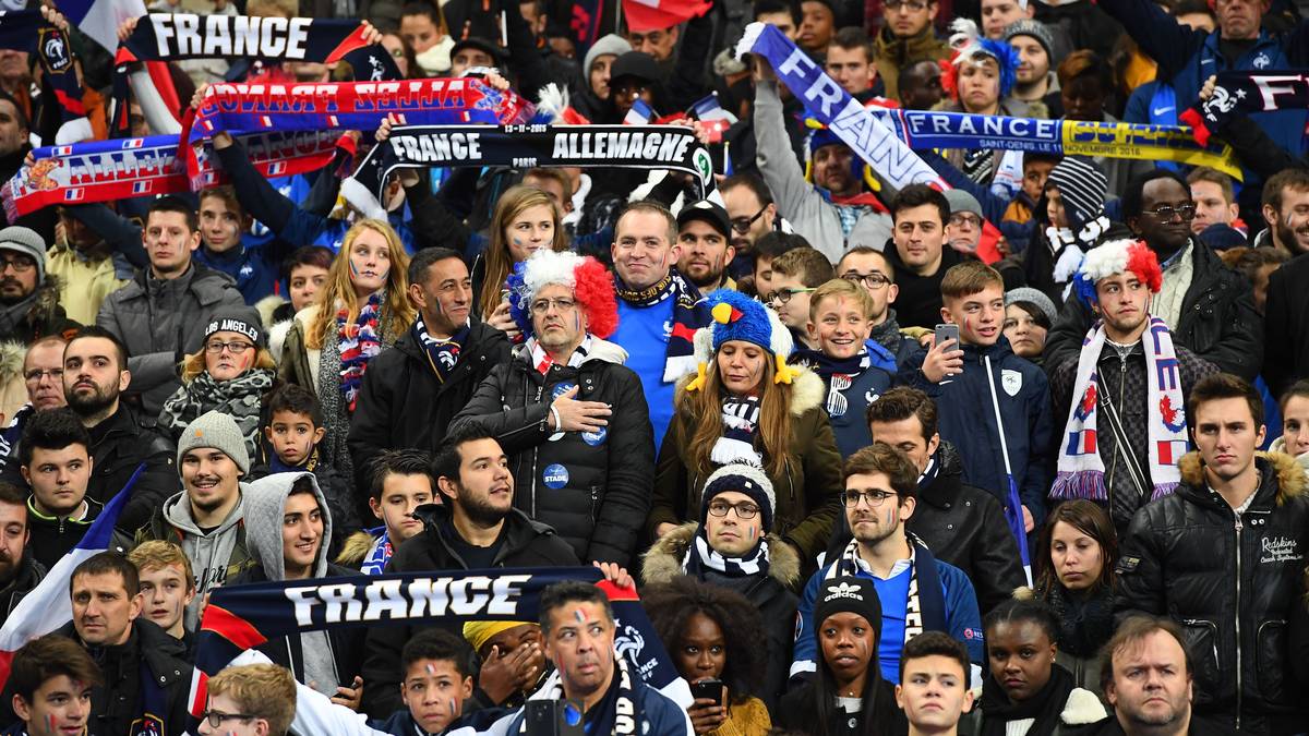 Bedächtige Stille herrscht im Standion