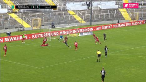 Türkgücü München und der Hallesche FC haben sich mit einem 2:2 getrennt. Dabei gerieten die Gäste aus Halle zweimal in Rückstand, bewiesen mit Doppeltorschütze Eberwein aber Comeback-Qualität.