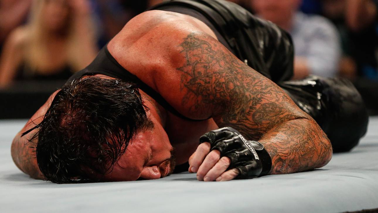 Undertaker spektakulär attackiert