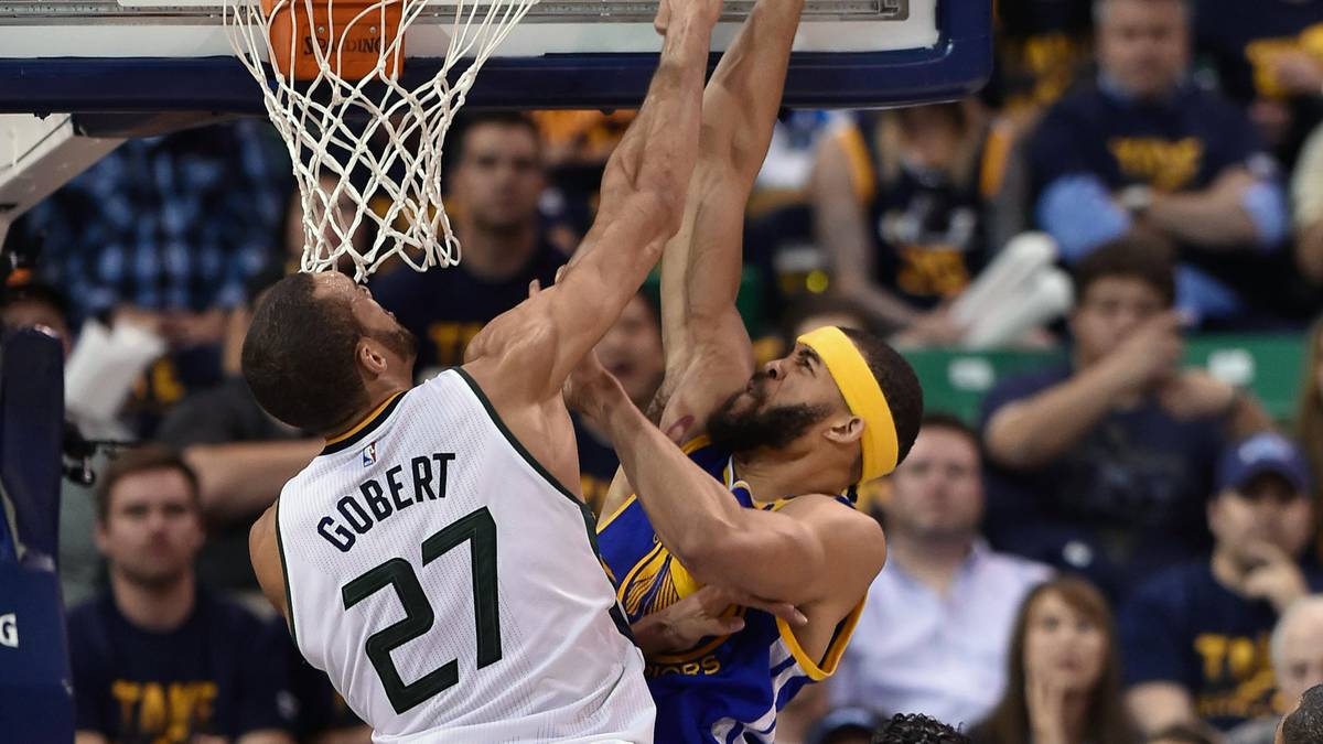 SECOND TEAM - RUDY GOBERT (Center, Utah Jazz - 339 Punkte): Der Center muss sich haarscharf Davis geschlagen geben, er erhält zwei Erst-Team-Stimmen weniger. Zumindest taucht Gobert erstmals in einer Auswahl auf - und führt mit 339 Punkten das Second Team an