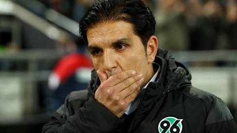 HANOVER, GERMANY - NOVEMBER 25: Kenan Kocak, new head coach of Hannover reacts before the Second Bundesliga match between Hannover 96 and SV Darmstadt 98 at HDI-Arena on November 25, 2019 in Hanover, Germany. (Photo by Martin Rose/Bongarts/Getty Images)