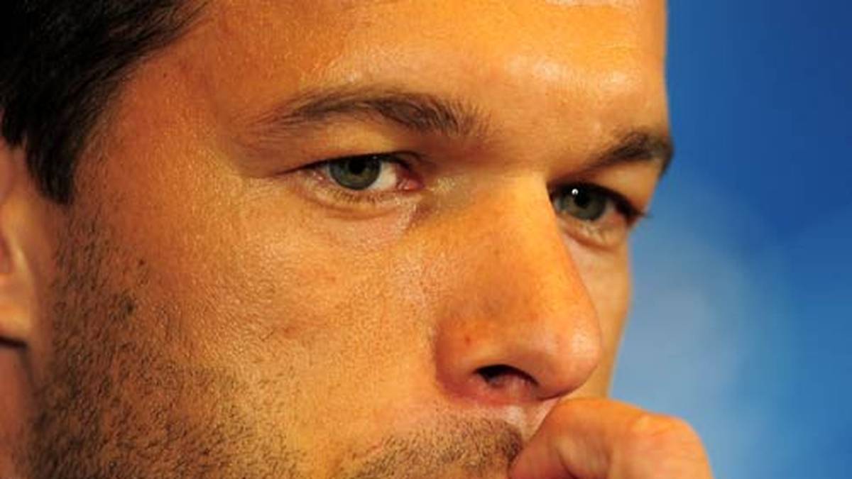 "Mit 36 Jahren blicke ich auf eine lange und wunderbare Zeit im Profifußball zurück, von der ich als Kind nie zu träumen gewagt hätte. Es war ein Privileg, mit erstklassigen Trainern und fantastischen Mitspielern zusammenzuarbeiten", erklärte der ehemalige DFB-Kapitän als seine Profikarriere endete