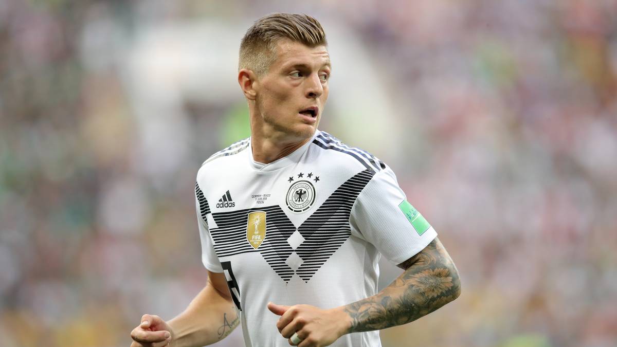 OLE: "Wie, Weltmeister? Was geht mich deine Ehrenrunde in Brasilien an? Was kümmern mich deine galaktischen Namen? Mexiko fehlte vollkommen der Respekt vor Deutschland"