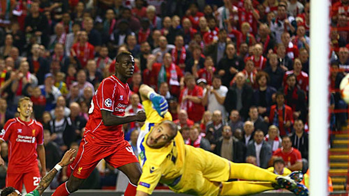 In der 82. Minute dann der große Auftritt von Mario Balotelli: Der Italiener macht das 1:0...
                  
                  
                  