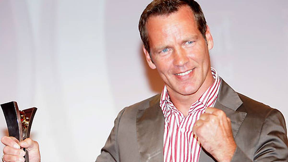 Maske setzt auf die Kontertaktik und agiert als rationaler Ringstratege. Das wird als feige kritisiert, zahlt sich aber aus. Unter anderem wird er 1993 zum Sportler des Jahres gewählt. Das bleibt nicht die einzige Auszeichnung