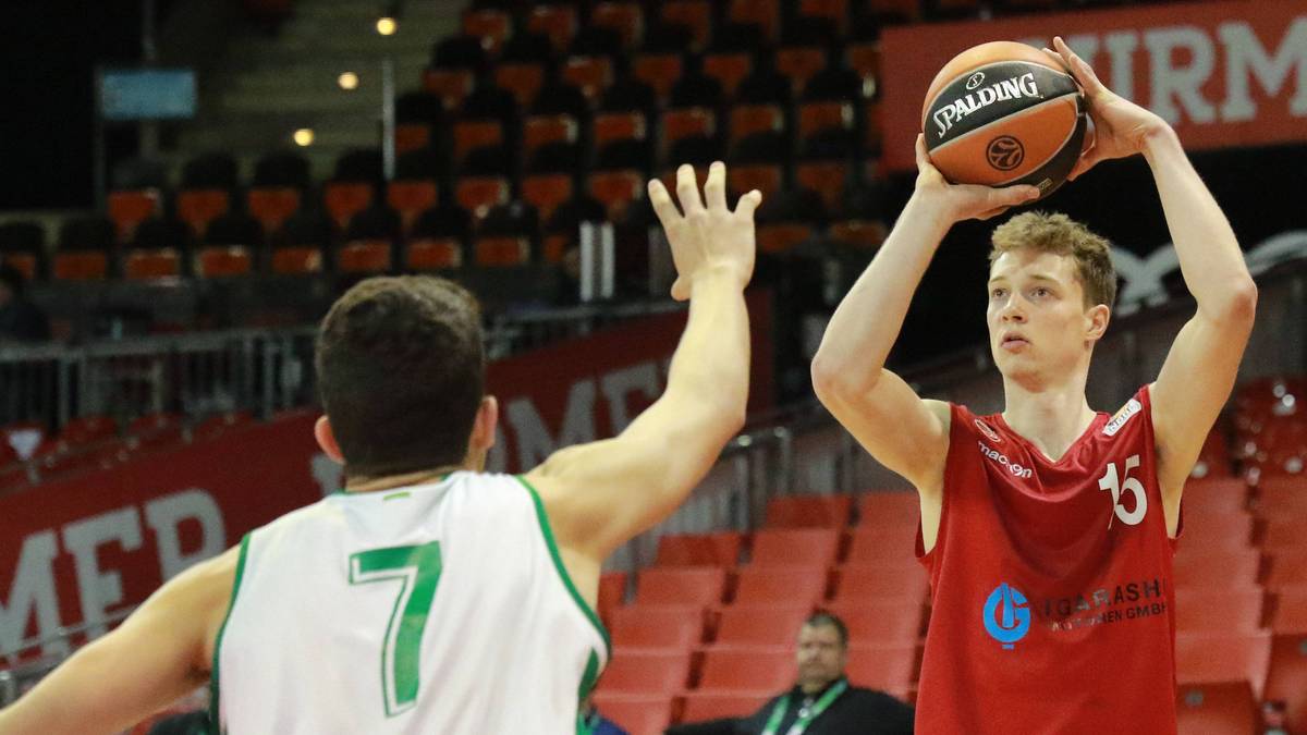 FINN FLEUTE (Power Forward; Montana State; Freshman): Der gebürtige Ruhrpottler aus Essen legte in der NBBL für Paderborn ein Double-Double im Schnitt auf (16,8 Punkte, 11,3 Rebounds) und kam auch schon zu ProA-Einsätzen