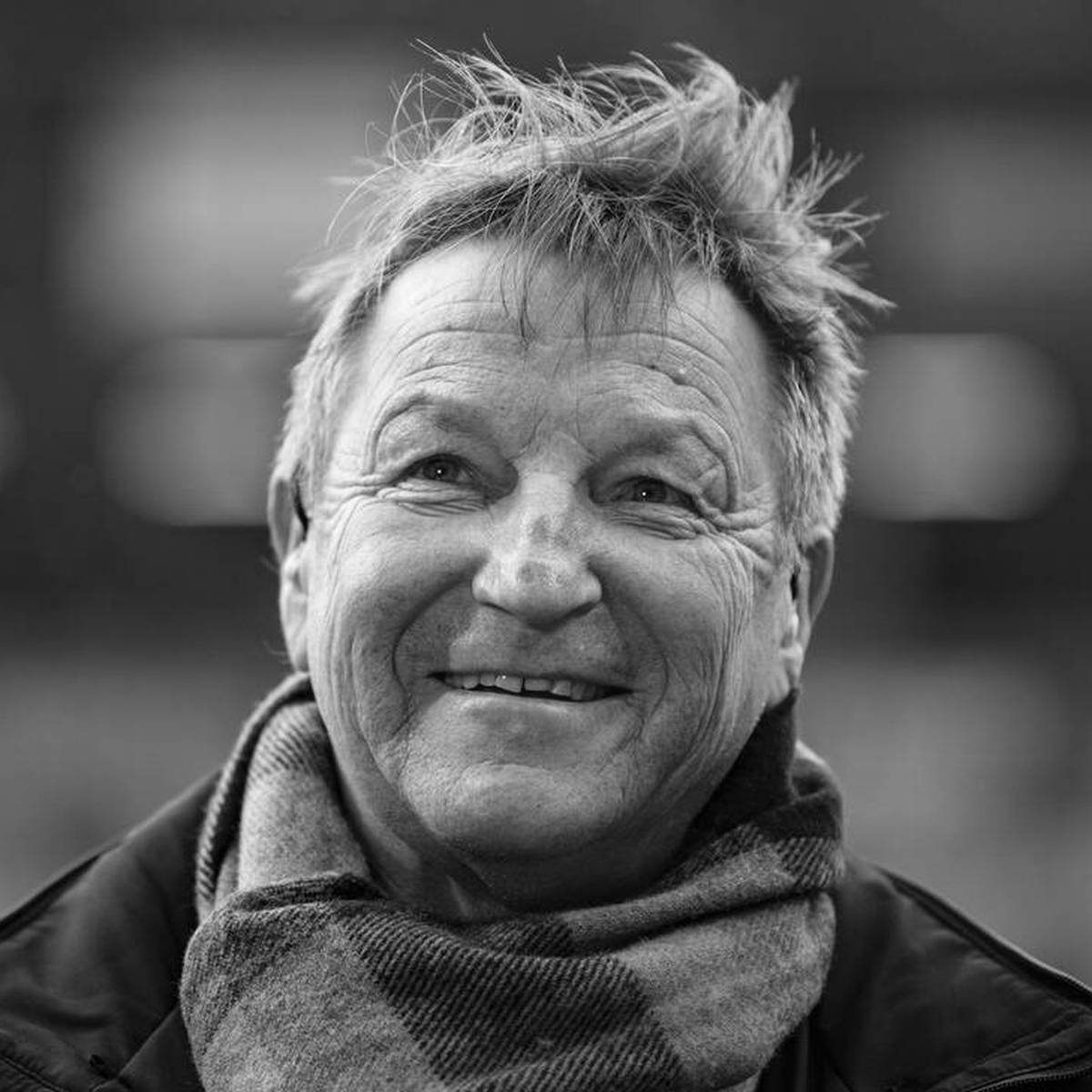 Der deutsche Fußball trauert um Hans-Jürgen „Dixie“ Dörner. Die Vereinslegende von Dynamo Dresden stirbt im Alter von 70 Jahren.
