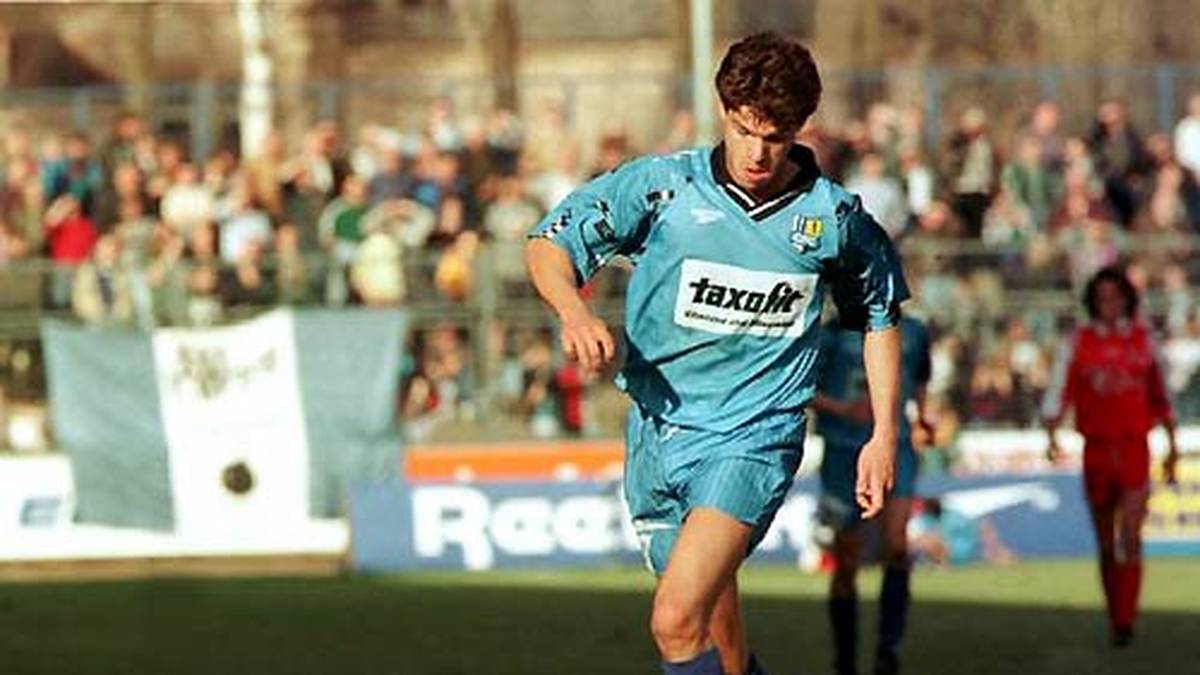 Zehn Tore erzielt Ballack in drei Jahren für seinen Heimatklub. Den Abstieg 1996 in die Regionalliga kann er nicht verhindern