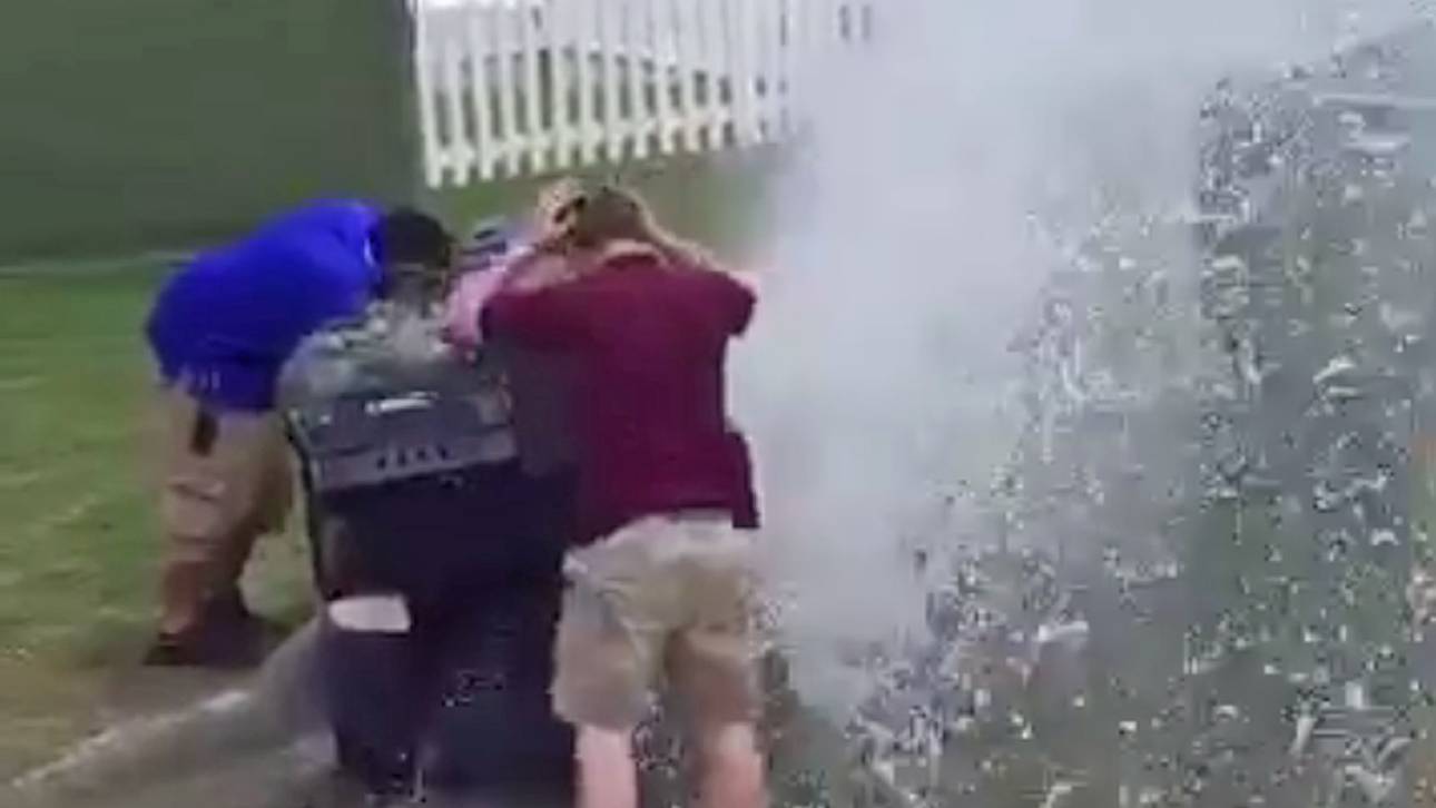 Überschwemmung nach Golfwagen-Crash