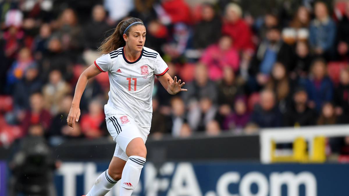 "Sie haben spielerisch eine der stärksten Mannschaften, haben alle das technische Verständnis", sieht Sasic die Stärken der Iberer. Gleichzeitig offenbart sie aber auch den großen Schwachpunkt: "Ich vermisse das Zielführende, sie zelebrieren das Spiel, aber sie werden nicht wirklich gefährlich"