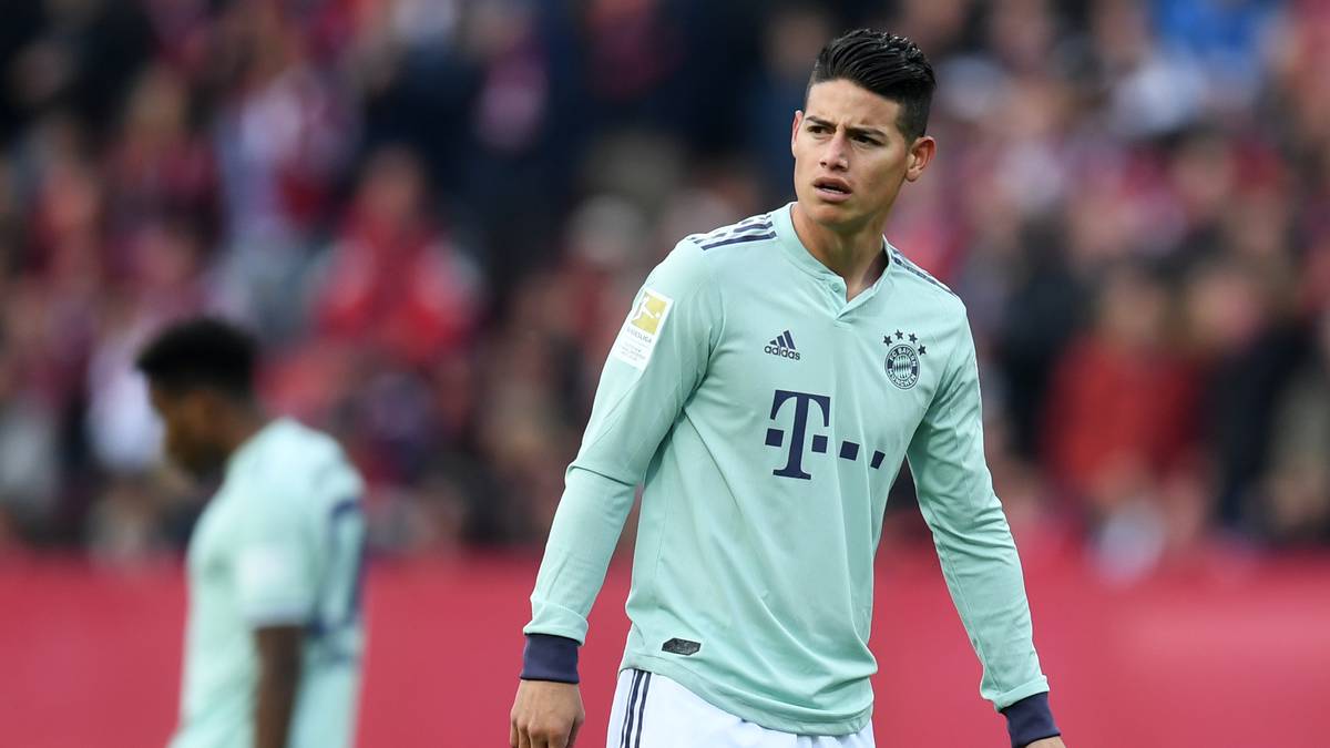 FC BAYERN / JAMES RODRÍGUEZ: Auf expliziten Wunsch von Carlo Anceotti von Real ausgeliehen. Der große Durchbruch bleibt dem zweimaligen Champions-League-Sieger trotz seiner außergewöhnlichen Fähigkeiten in München verwehrt. Bayern verzichtet nach der Saison 2018/19 darauf, die Kaufoption zu ziehen 