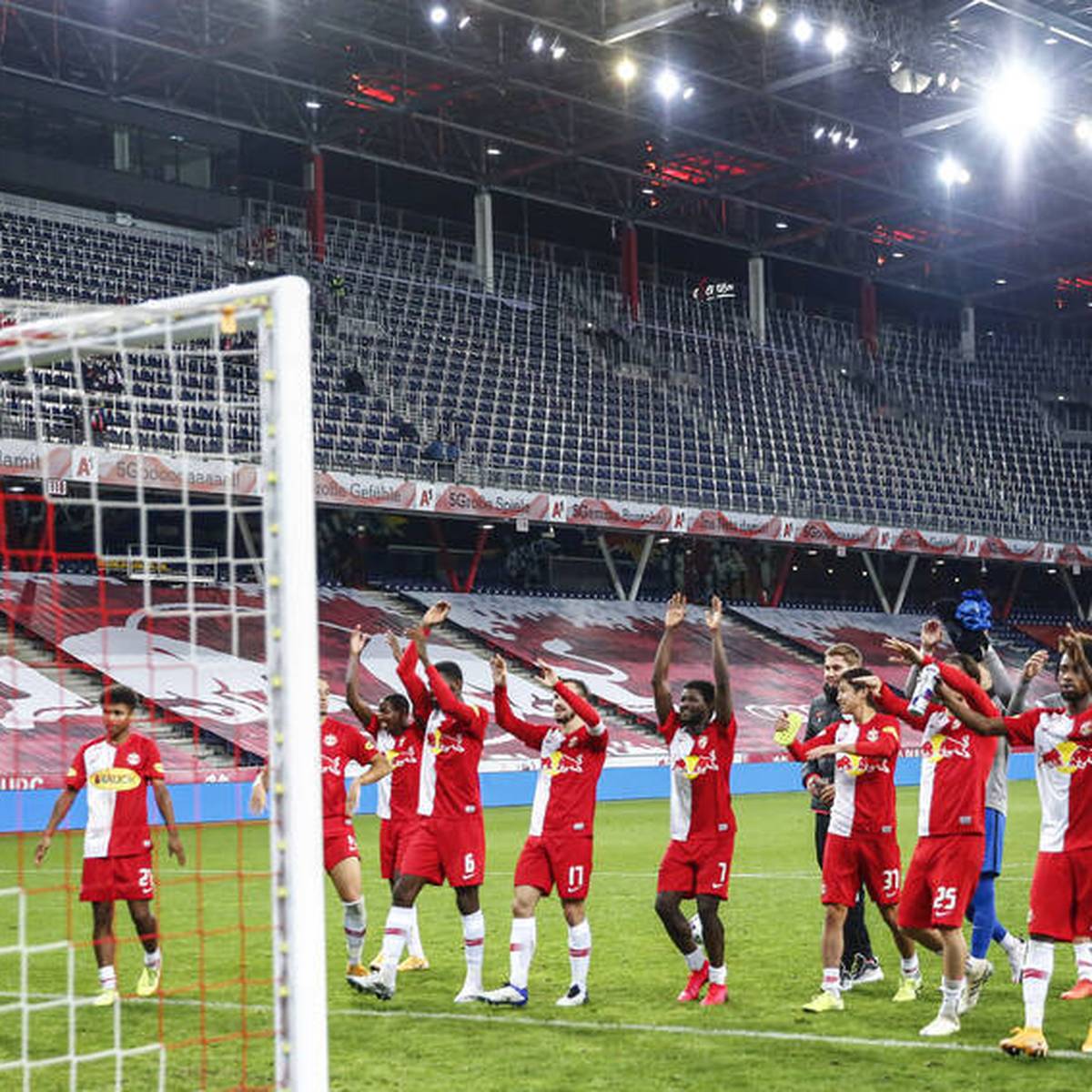 Champions League Rb Salzburg Feiert Kantersieg Vor Duell Mit Fc Bayern