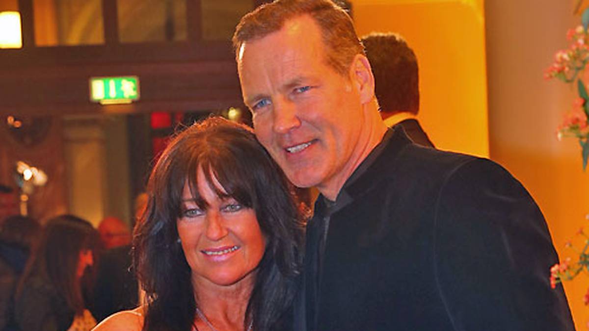 Heute ist Maske als Restaurantunternehmer und Motivationsexperte tätig, auch in Talkshows ist er sehr gefragt. Er wohnt mit seiner zweiten Frau Manuela (l.) und den gemeinsamen Töchtern Lina und Sara in Overath bei Köln. Aus seiner ersten Ehe mit Anke stammt Sohn Steven